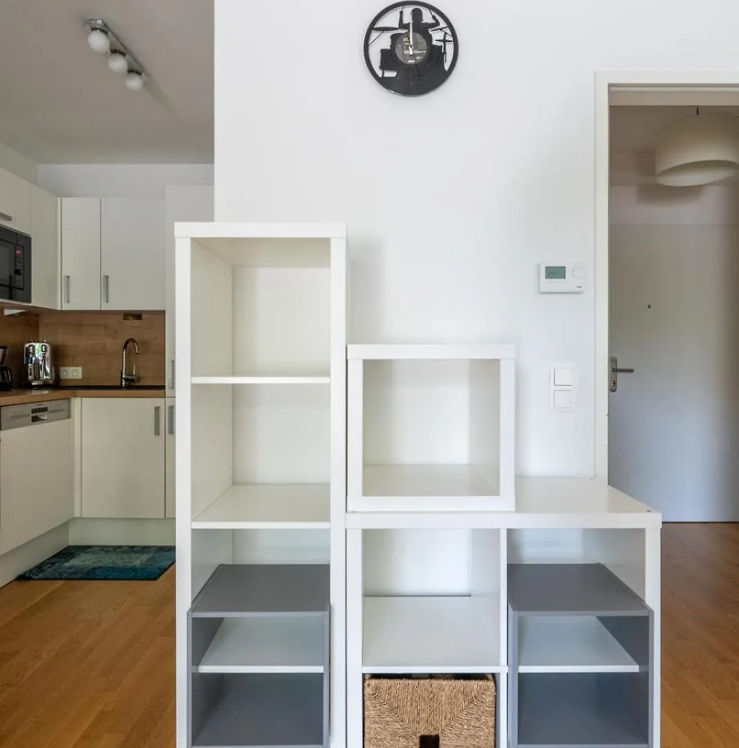 Near Lake Gorgeous Apartment With A Balcony Vienna